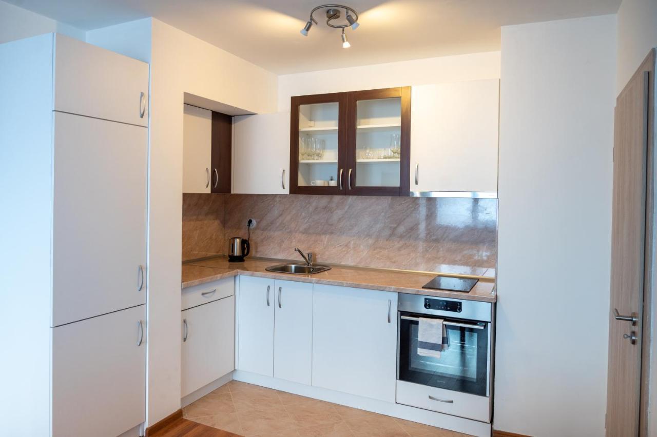Sunny 1Bdr Apartment Near Center Sofia Eksteriør bilde