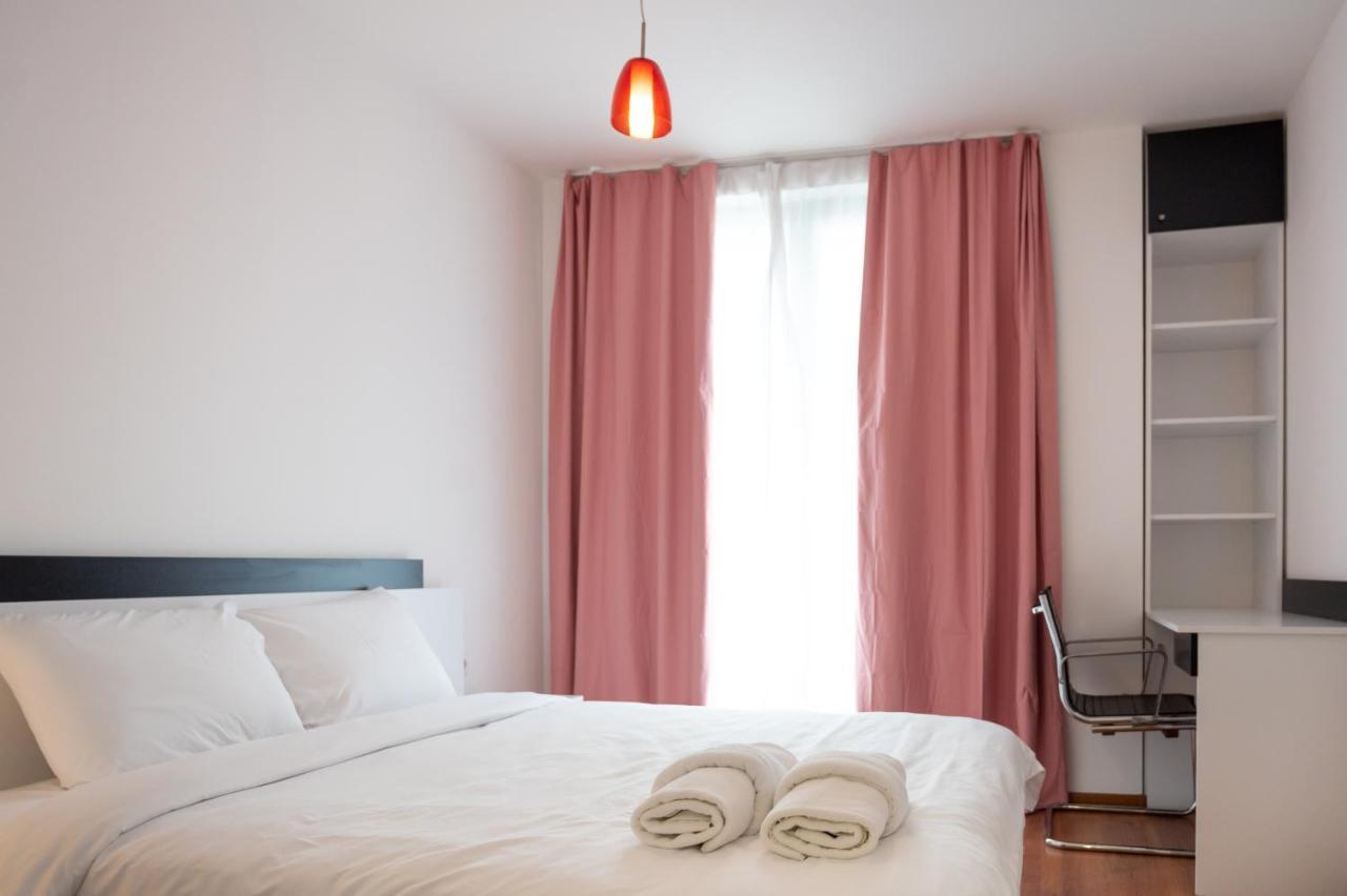 Sunny 1Bdr Apartment Near Center Sofia Eksteriør bilde